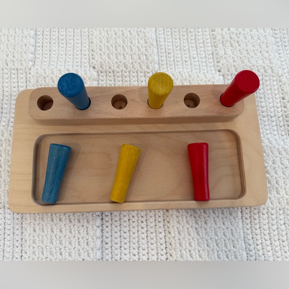 Monti Kids Wooden Peg Box Toy - Picture 3 of 5
